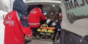 Muş'ta yolu kapanan mezradaki hasta 9 saatte hastaneye ulaştırıldı