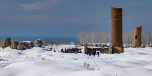 Van'da '120 kahraman çocuk' anısına 'Kar Yürüyüşü ve Kartopu Festivali'