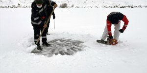 Çıldır Gölü'nde 'Buz Festivali' öncesi buz kalınlığı ölçüldü