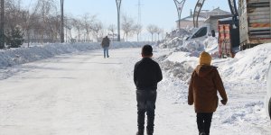 Karlıova'da kar yağışının durması ile yaşam normale döndü