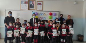 Doğu Anadolu'da öğrenciler karnelerini aldı