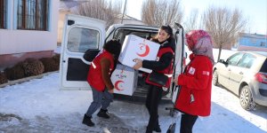 Kızılay Iğdır'daki köy çocuklarına karne hediyesiyle sürpriz yaptı