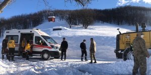 Tunceli'de yolu kardan kapanan mezradaki hasta için ekipler seferber oldu