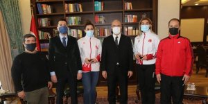 Vali Toraman başarılı boksörlerle bir araya geldi