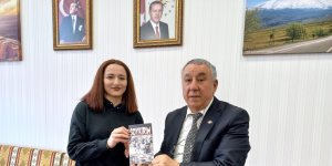 Ünsal, Iğdır Üniversitesi'nde okuyan Azerbaycanlı öğrencilerin sorunlarını dinledi