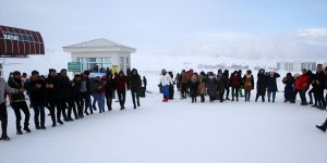 Türkiye'de ilk defa üniversite kampüsünde kayak tesisi açıldı