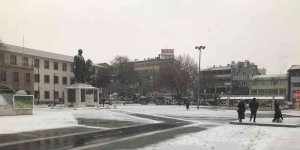 Malatya'da kar yağışı etkili oluyor