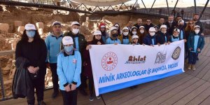 Minik arkeologlar 'tarihin sıfır noktası'nı gezdi
