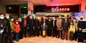 Başkan Çınar, 'Eren' filmini şehit yakınları ve gazilerle birlikte izledi