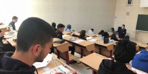Prof. Dr. Necmeddin Erbakan Fen Lisesi öğrencilerine ÖSYM standartlarında deneme sınavı