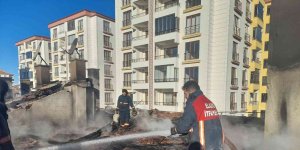Elazığ'da korkutan yangın: Alevler geceyi gündüze çevirdi
