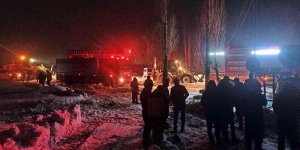 Yüksekova'da çıkan yangında ev küle döndü: 4 yaralı