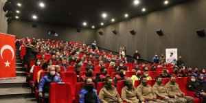 Elazığ'da emniyet mensupları 'Kesişme; İyi ki Varsın Eren' filmini izledi