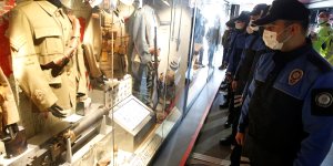 Elazığ'da 'Çanakkale Savaşları Mobil Müzesi' ziyaretçilerden ilgi gördü