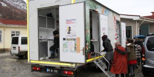 "Gezici Kütüphane" Şemdinli'de çocukların ziyaretine açıldı