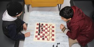 Şemdinli'de çocuklar satranç kursunda turnuvalara hazırlanıyor