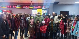Kaymakam Balcı öğrencilerle sinemada buluştu