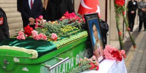 Eski Baro Başkanı Gökçe adliye önünde tören ile son yolculuğuna uğurlandı.