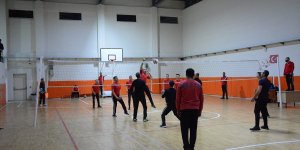 Yedisu'da "Kurumlar arası Kardeşlik Voleybol Turnuvası" başladı