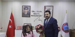 İlkokul öğrencilerinden Başkan Sayan'a ziyaret