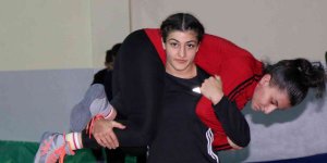 Elvira Türkiye şampiyonu oldu