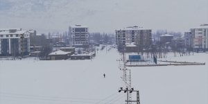 Bitlis'in Güroymak ilçesinde eğitime kar engeli
