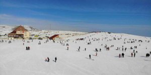 Hesarek Kayak Merkezi'nde hafta sonu yoğunluğu
