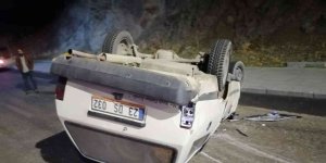 Elazığ'da otomobil takla attı: 2 yaralı