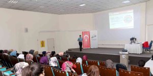 Van Büyükşehir'in aileleri bilinçlendirme seminerleri sürüyor
