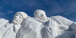 Kardan şehit heykelleri tamamlandı