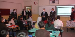 Malazgirt Kaymakam Demirer'den öğrencilere ziyaret
