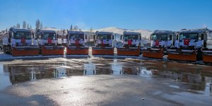 Van'da büyükşehir belediyesi araç filosuna 57 araç daha ekledi