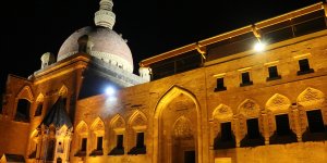İshak Paşa Sarayı geceleri 'ışık' saçıyor