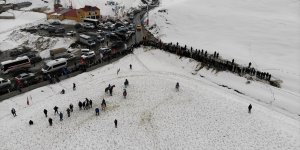 'Ağrı 2. Kar Festivali' Küpkıran Kayak Merkezi'nde başladı