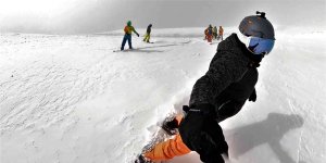 Van'daki snowboard tutkunlarından nefes kesen gösteri