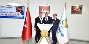 Türkmenistan Türkiye Büyükelçisi İşankuli Amanlıyev, Belediye Başkanı Gürkan'ı ziyaret etti