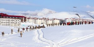 Bitlis'te 100 kişilik ekiple çığda arama kurtarma tatbikatı yapıldı