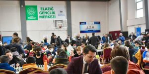 Elazığ'da 480 sporcunun katılımıyla satranç turnuvası başladı