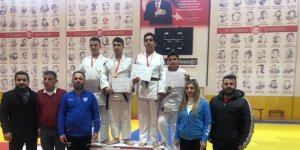 Tekme ve yumrukları Türkiye Şampiyonluğu için vurdu