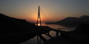 Çelik miktarı ile Eyfel'e eşdeğer Kömürhan Köprüsü'nde günbatımı güzelliği