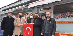 Tercan'da esnafa Türk bayrağı