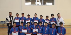 Genç hentbol takımı yarı finale yükseldi