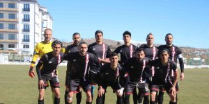 Elazığspor, Karaman'a 20 futbolcuyla gitti