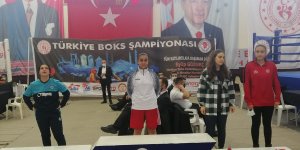 Vanlı boksör Yaren Düztaş, Türkiye şampiyonu oldu
