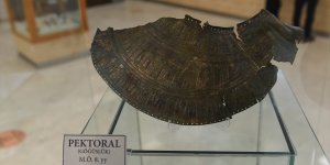 Operasyonlarda ele geçirilen 3 bin yıllık tarihi eserler Kars'ta görücüye çıktı