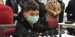 Satranç turnuvasına küçük İlyas damga vurdu