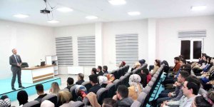 Ağrı'da öğretmenlere yönelik başlatılan 2 proje ile seminer eğitimleri düzenlendi