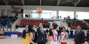 Anadolu Yıldızlar Ligi Erkek ve Kız Basketbol Grup Müsabakaları Hakkari'de başladı