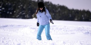 Yalnızçam Kayak Merkezi'nde hafta sonu yoğunluğu yaşanıyor