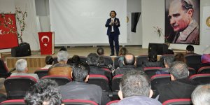 Çukurca'da sosyal medya konulu seminer düzenlendi